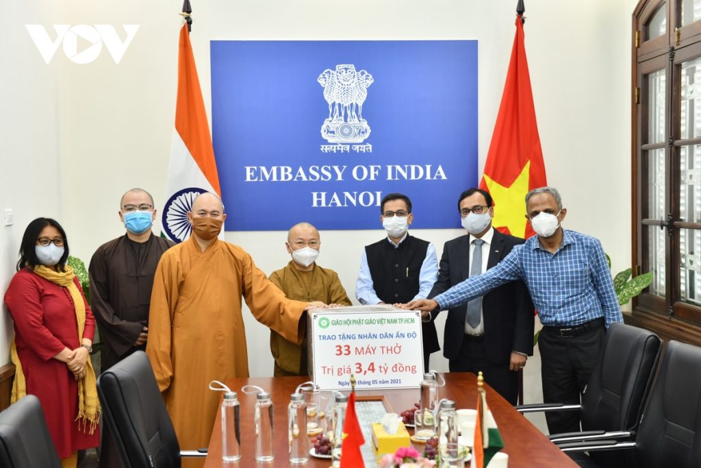 TP.HCM: Phật giáo thành phố trao tặng 33 máy thở trị giá 3,4 tỷ đồng ủng hộ nhân dân Ấn Độ
