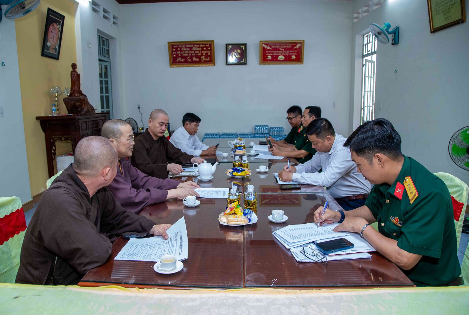 Xuân Lộc: Ban Chỉ huy Quân sự huyện làm việc Ban Trị sự GHPGVN huyện Xuân Lộc