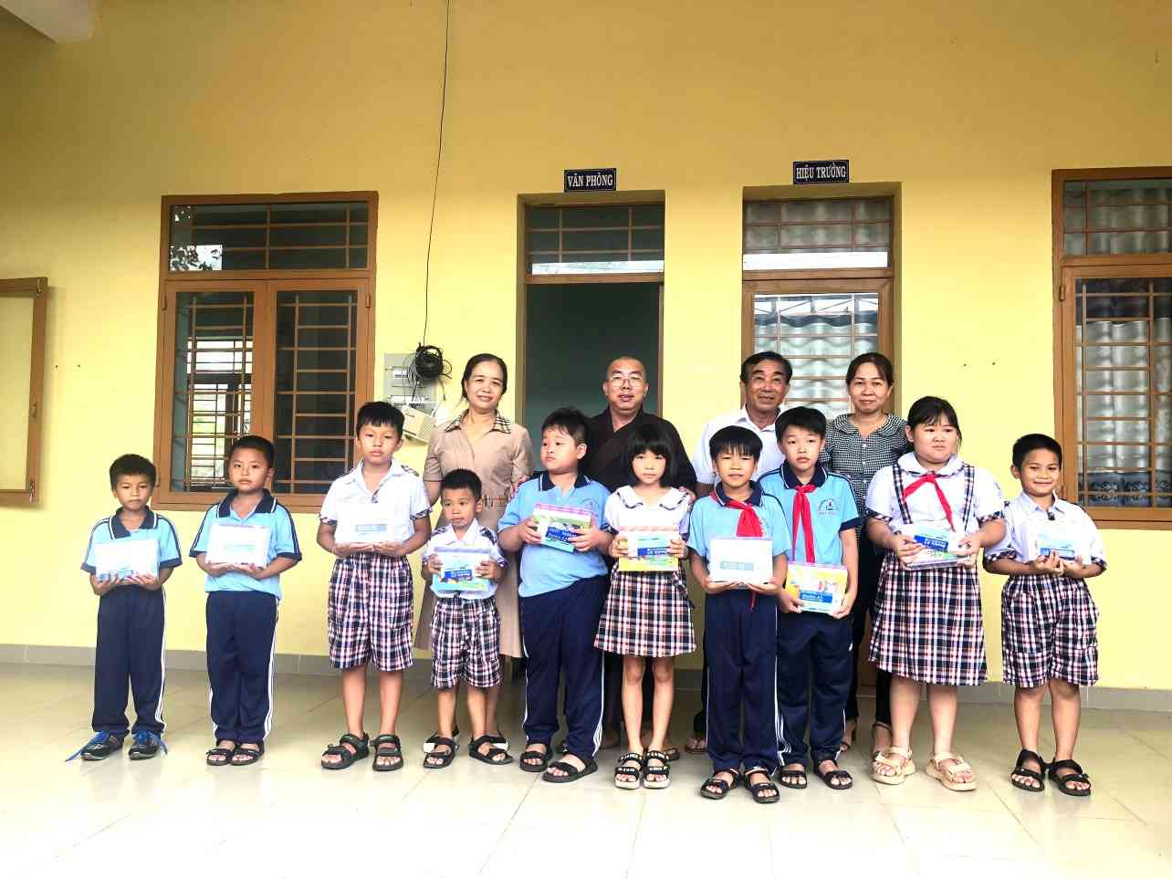 Đồng Nai: Chùa Phổ Quang – huyện Vĩnh Cửu thực hiện chương trình “Tiếp Bước Em Đến Trường” 2023.