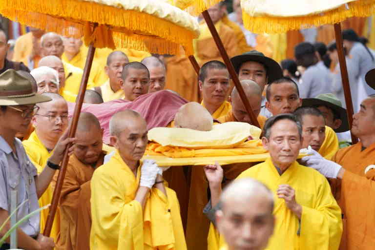 Long Thành: Cung thỉnh nhục thân Hòa thượng Thích Tuệ Sỹ nhập kim quan tại Chùa Phật Ân, huyện Long Thành, tỉnh Đồng Nai