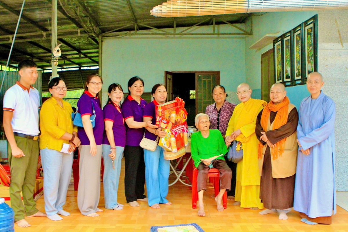 TP. Đồng Nai: Ban Trị sự GHPGVN thành phố thăm và tri ân các Bà mẹ Việt Nam anh hùng nhân ngày sinh nhật Bác 136 năm (1890 - 2026) và Đại lễ Phật đản PL.2570 TP. Đồng Nai: Ban Trị sự GHPGVN thành phố thăm và tri ân các Bà mẹ Việt Nam anh hùng nhân ngày sinh nhật Bác 136 năm (1890 - 2026) và Đại lễ Phật đản PL.2570
