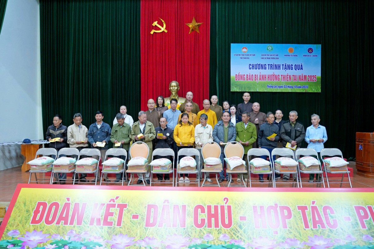 Trung ương Giáo hội Phật giáo Việt Nam tiếp tục hành trình cứu trợ người dân vùng lũ tại 2 tỉnh Thanh Hóa và Nghệ An