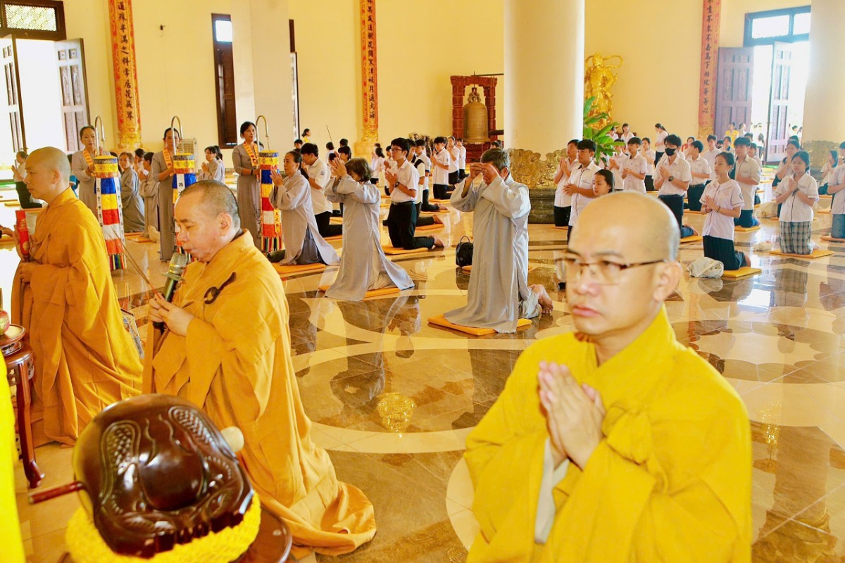 Đồng Nai: Chùa Phật Quốc Vạn Thành tổ chức khóa tu Bát Quan Trai giới dành cho 500 thanh thiếu niên, học sinh và Phật tử