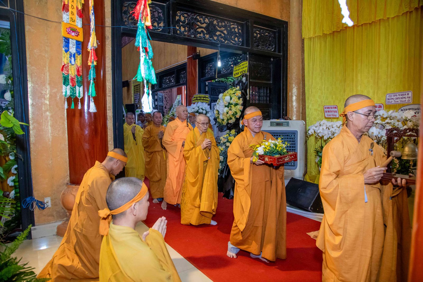 Chư Tôn đức Tăng Ni GHPGVN huyện trang nghiêm hữu nhiễu kim quan Hòa thượng tân viên tịch